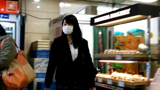 真‧偷拍神人!!不管站著坐著 只要是高中妹內褲顏色都引人遐想 12