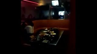 路過KTV包廂偷窺現場版激情愛情動作片