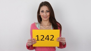 【CzechCasting】1242｜Anna (25yo), a waitress from Brno