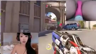 開實況玩鬥陣還順便底下在自慰特工! 準心都自瞄下面了