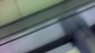 南韓地鐵尾隨抄底偷拍美腿短裙～46