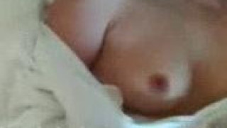 春节再约94年大胸幼教老师 去年约的一个老炮友，后来很久没有联系，春节终于有约出来了。94年的妹子，刚刚毕业，幼教老师，肤白胸大叫声骚，特别好的床上尤物。 更多最新、最精品的真实原创自拍、露出作品请关注： 获得后续图文 欢迎投稿 喜欢请转走，保护作者隐私不定期删除。关注我获取最新、最真实的精品自拍 Repost if you like,or it’ll be deleted some day.