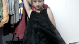 藝校萌妹搞怪自拍 這一脫逗得我們好樂 4