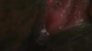 흔한 클리자극 자위. 털도 많고 보지 주변이 너무 지저분… 털보지 자위