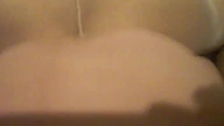 夫妻自拍流出撕破絲襪直插