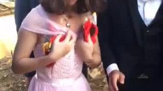 新娘??快哭咯，未完待续。。。 。 爽不爽