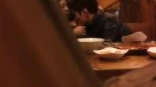 對冒死偷拍兄弟致敬? 急