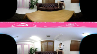 [VR全景] 家庭教师挑衅青春期的男孩