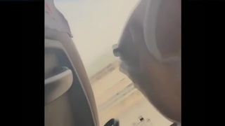 女友太飢渴等不及…在客運上就先拍自摸給我看！