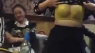 东莞28岁老婆爱露出（看过喜欢麻烦帮忙转发）