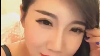 美女主播MC都來了也是要直播 真是敬業