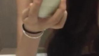 哈哈，搞笑的国语对白。男的问女的有那么爽吗，女的说废话。