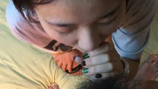 [幼齒一鮑!!]吃小女孩三部驟~ 舔一舔 ~ 喘一喘 ~最後小穴都用白精泡一泡!!