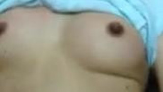 [自拍]大學騷女友矇眼～超多毛妹妹，還沒摳就濕答答 （有影）