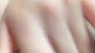 [自拍露臉]年輕短髮妹！經驗豐富很會挖～等人家幫她（有影）