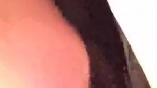 [自拍露臉]麻豆小三穿上吊帶襪～露出超大胸器誘惑老公來陪她 （有影）