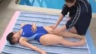 無理やりレイプ気味に調教されてて嫌そうな顔の競泳水着ちゃんがかわいい。