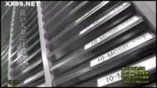 《人妻/素人》旦那が単身赴任中にお金に困りAV出演しちゃう清楚な人妻主婦