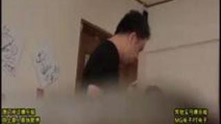 性欲モンスター 全裸家政婦 本田岬