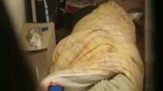 【オナニーエロ動画】盗撮 近所の木造アパートの可愛い美少女のおナニー！