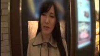 快楽だけを追求するシロウト人妻�...