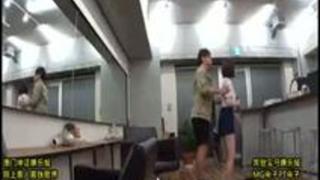 正直教えたくないほどの超プレミア映像をE-BODYが入手！ 美容院で働くオシャレ可愛い巨乳アシスタント（21才）がイケメン美容師…