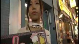 【超エロ デ ゴメンネ！】ガールズバーで働く女の子にインタビュー！なつき(22)→優しくされたらすぐ好きになっちゃうらしいチョ…