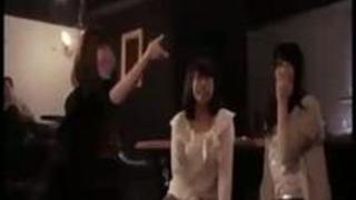 コンパの最中に…脱衣ダーツゲーム！