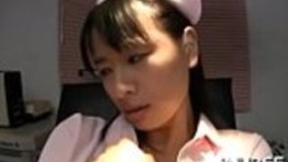 日本の看護師がボウディ・クレフトを披露