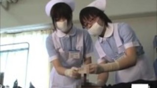 ラテックス手袋での看護師の治療