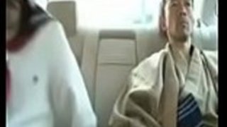 かなり日本人の女の子 - セックス・オン・ザ・カー