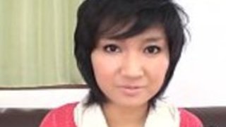 オリエンタルベイビーの肛門トンネルを調べる