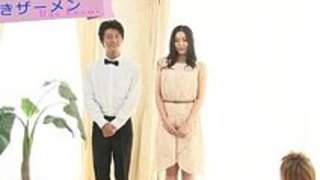 ふわふわの毛皮のパイと恋人は雄鶏を吸う