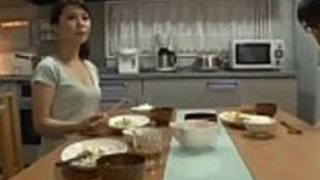 熟女好きの友達が俺がいない間に母ちゃんを襲ってチンポ入れない代わりにフェラで抜いてもらってた！｜イクイクXVIDEOS日本人無料エロ動画まとめ