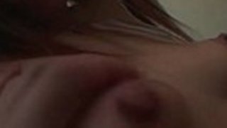 POVで熱いオマンコを演奏してきた奇妙な日本人の誘惑