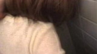 裸の甘いアジアの女の子