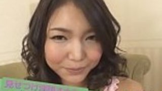 ガールの顔の穴の新鮮な精液