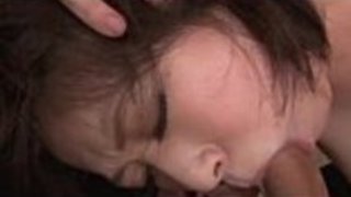 肛門の指とフェラチオで3人組を持つお母さん