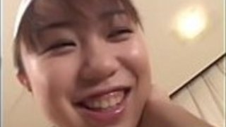 若い日本のベイビーは3人組で犯された