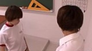 そのベイビーは、プッシーがプッシュされるのが好きです