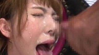 熱い日本のブッカケの十代のシーン