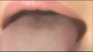 日本の深い舌キス唾