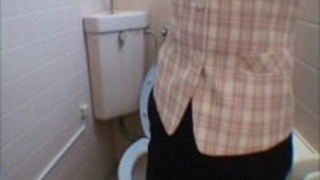 素人オフィスガールトイレオナニー