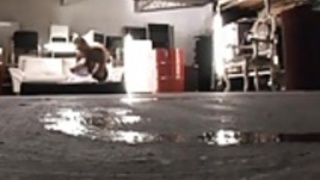 セクシーなアジアのベイビー朝日三浦毛深いオマンコ露出してDRIを取得します