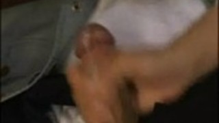 浅川レイジャークディナーテーブルの下に彼女の日付をオフ