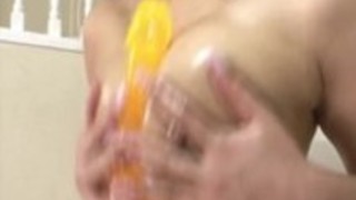 赤いランジェリー明歩西村で可愛いと優れたおもちゃのポルノ