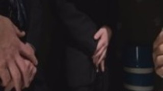 オイリー東洋喜び彼女自身