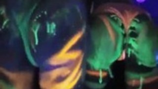 大学のパーティーのポルノビデオ11でファック