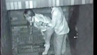 二つのカップルの夜の屋外セックス