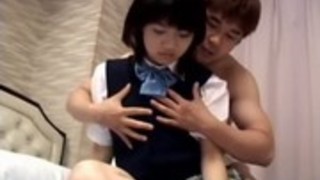 女子高生早乙女は、激しくセックスされま​​す